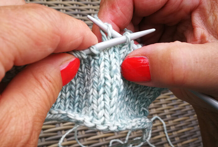 Knopfsloch stricken Schritt 2